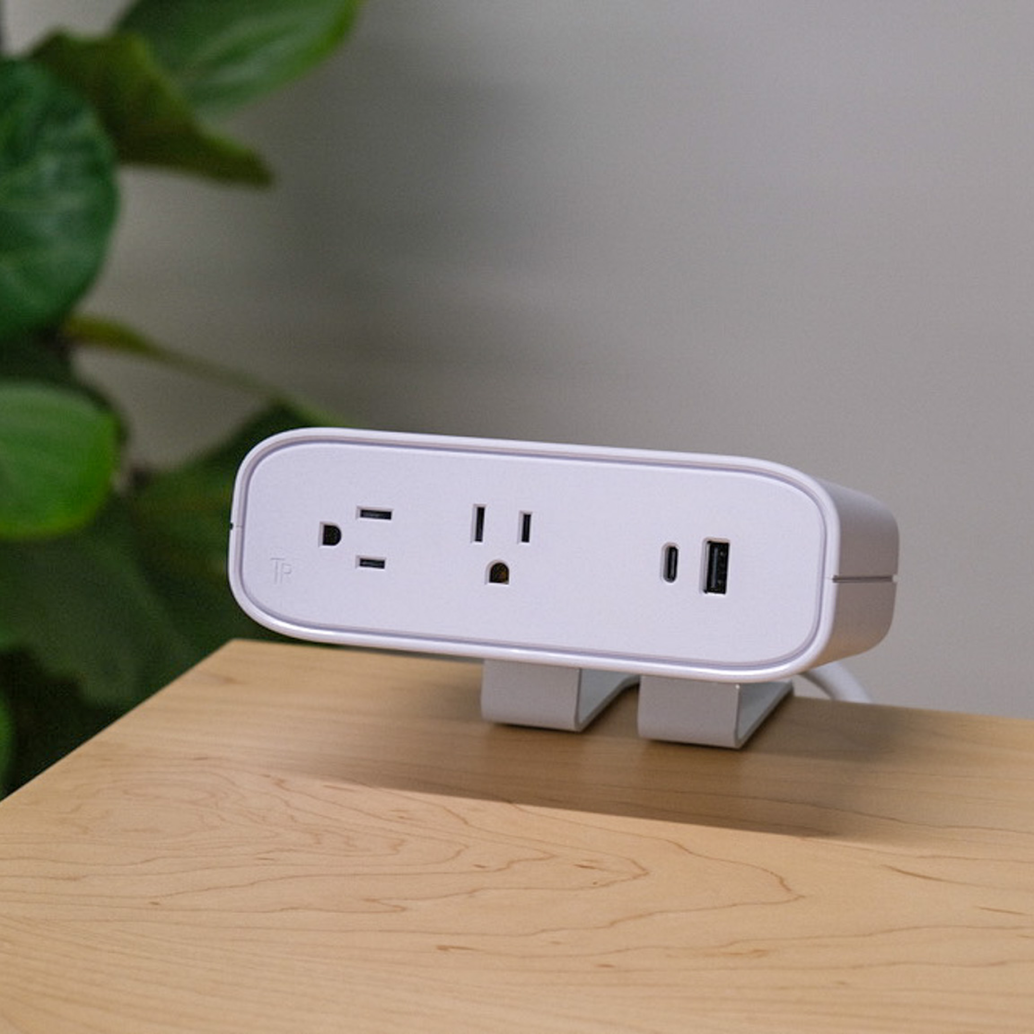 On Desk USB-C Power Strip - White-On Desk - Blanche-Sur bureau