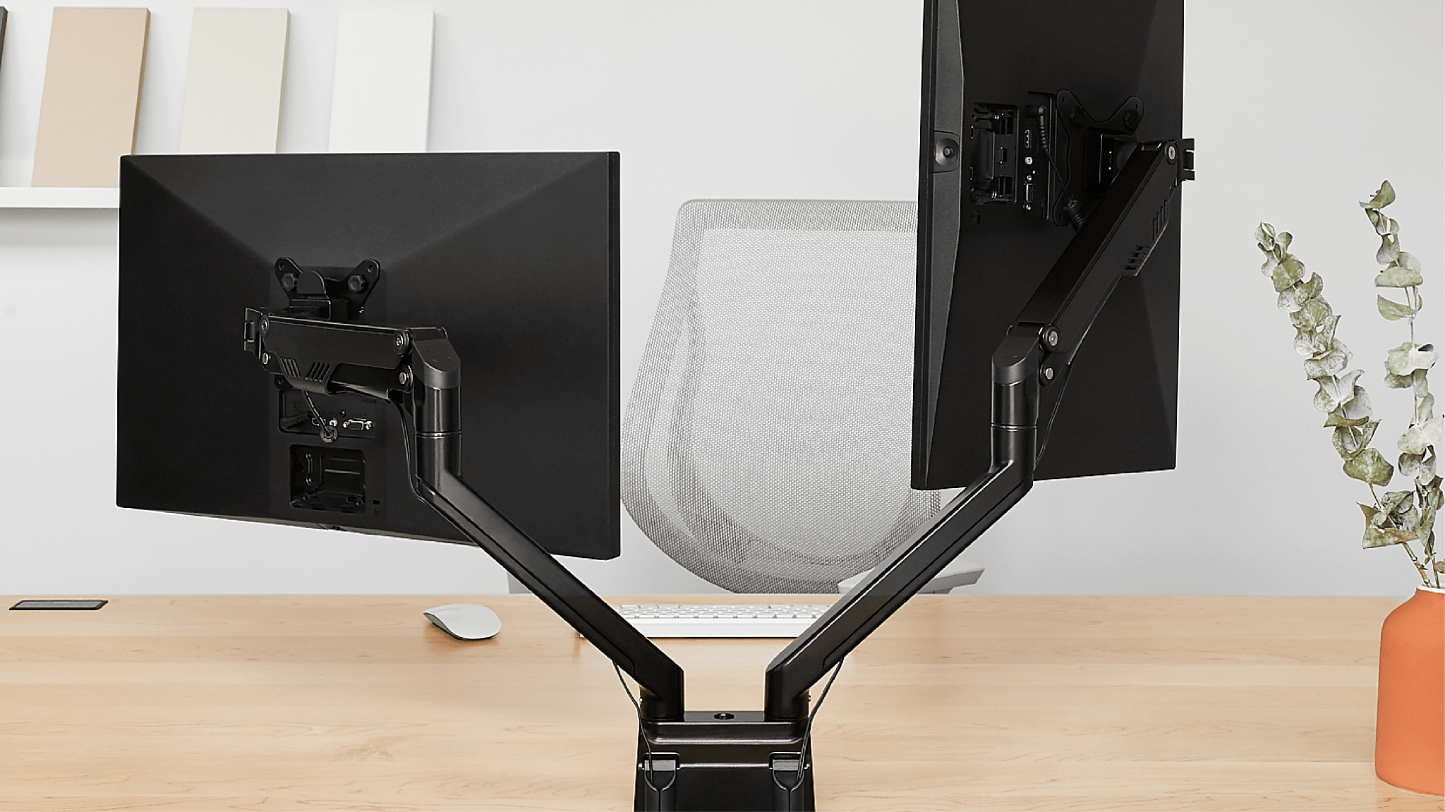 The Ultimate Guide for Dual Monitor Desk Setup - Ergonofis