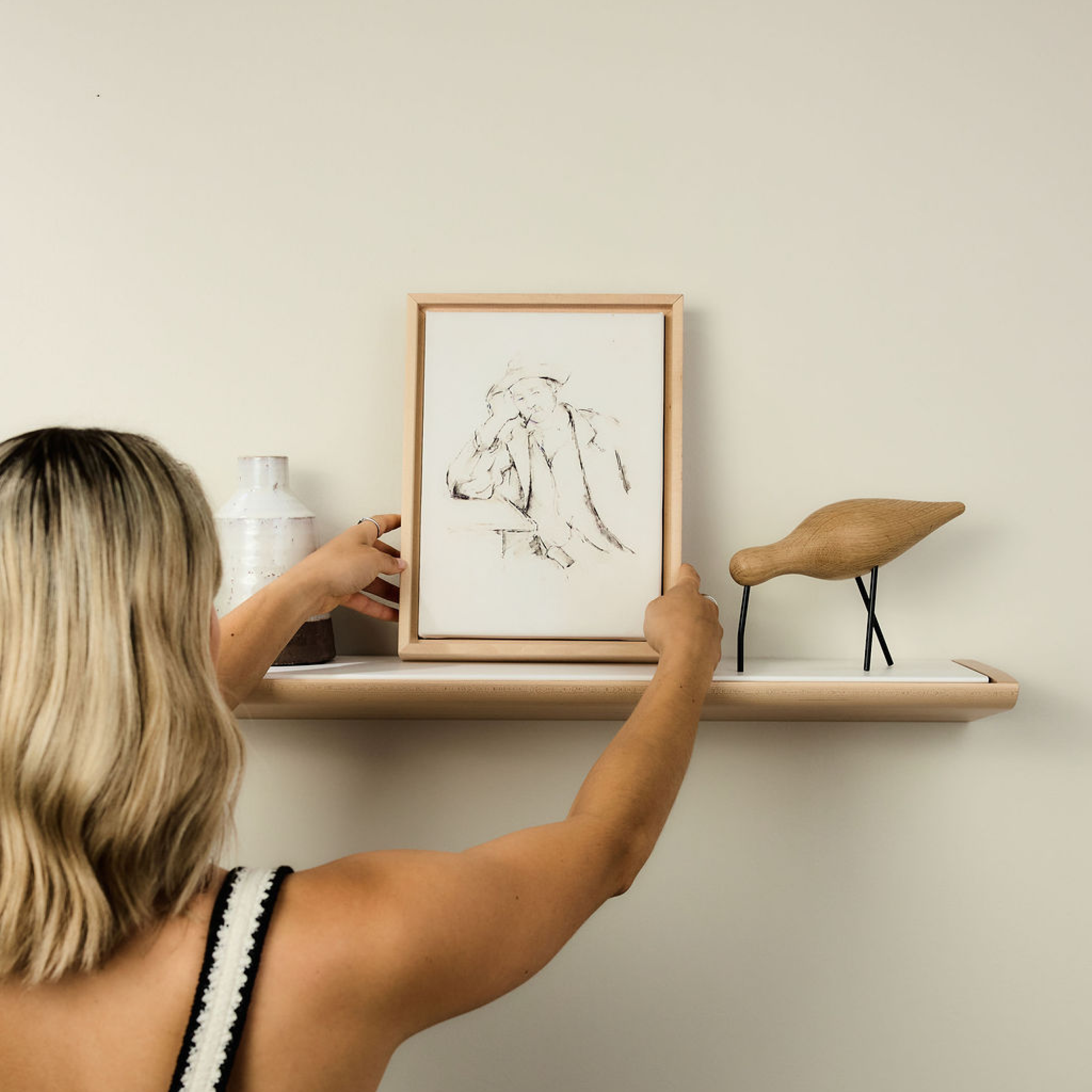Ergonofis - Wall Shelf - Black-Walnut - Noir-Noyer - White-Walnut - Blanc-Noyer - Black-Cherrywood - Noir-Cerisier - White-Cherrywood - Blanc-Cerisier - Black-White Oak - Noir-Chêne blanc - White-White Oak - Blanc-Chêne blanc - Black-Maple - Noir-Érable - White-Maple - Blanc-Érable