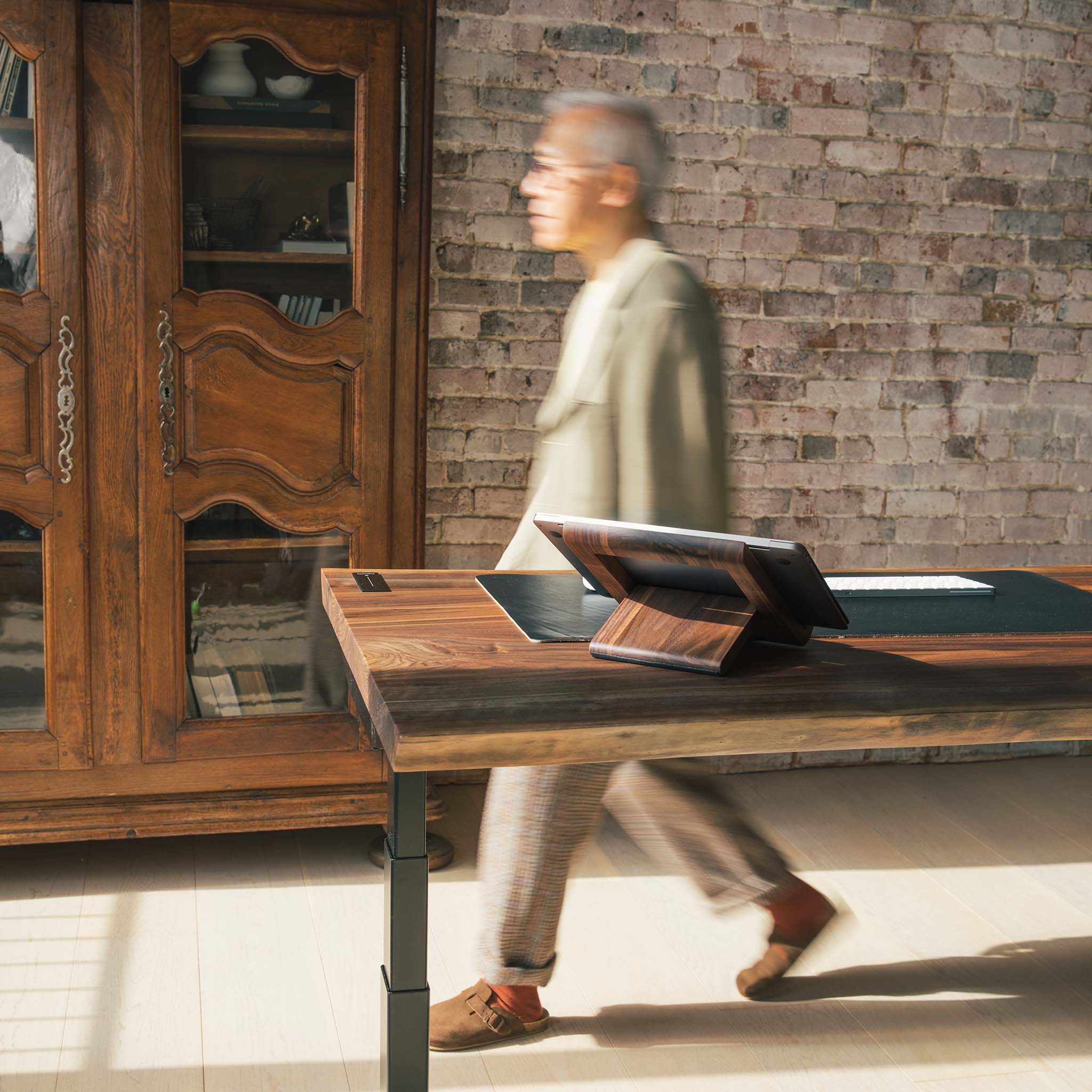 Alive Standing Desk - Walnut/Black - Noyer/Noir - noyer__noir