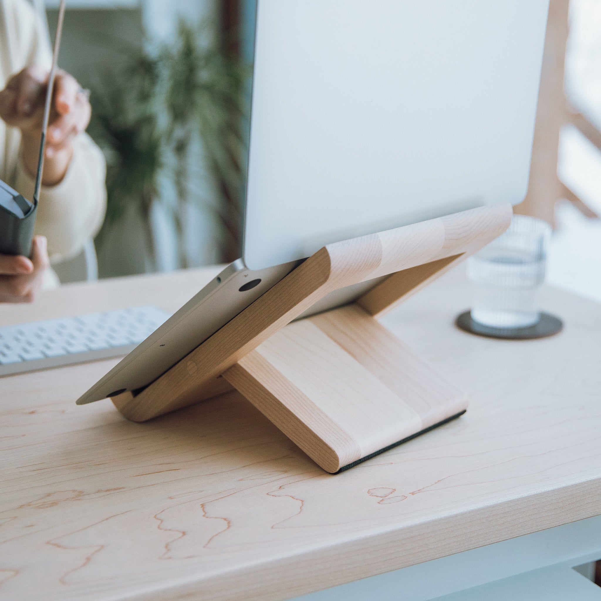 Fold Laptop Stand - Maple - Érable