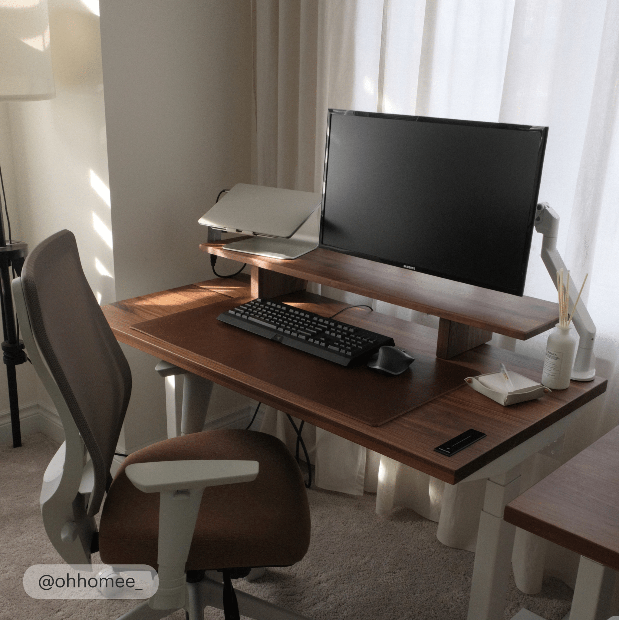 Single Monitor Arm - White-Single-None - Blanc-Simple-Aucun