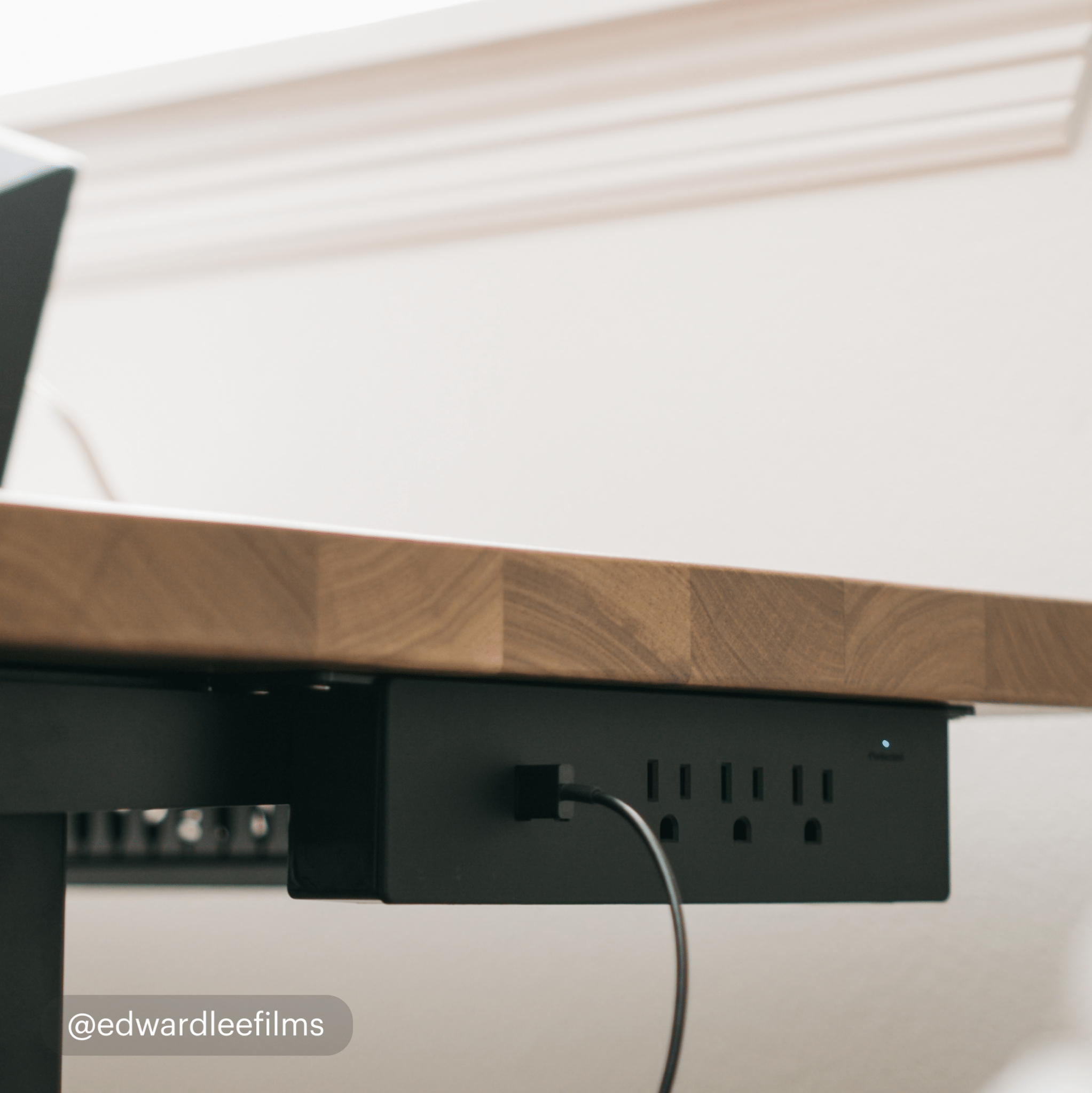 Under Desk Power Bar - Black-Under_Desk - Noire-Sous_bureau - first-image