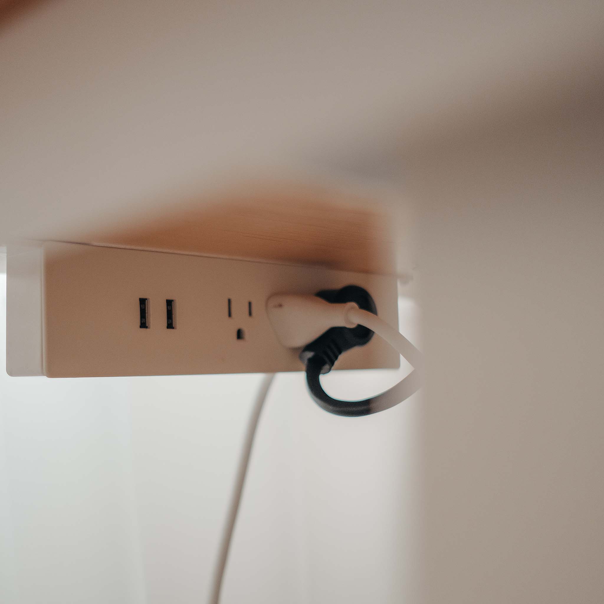 Under Desk Power Bar - White-Under Desk - Blanche-Sous bureau