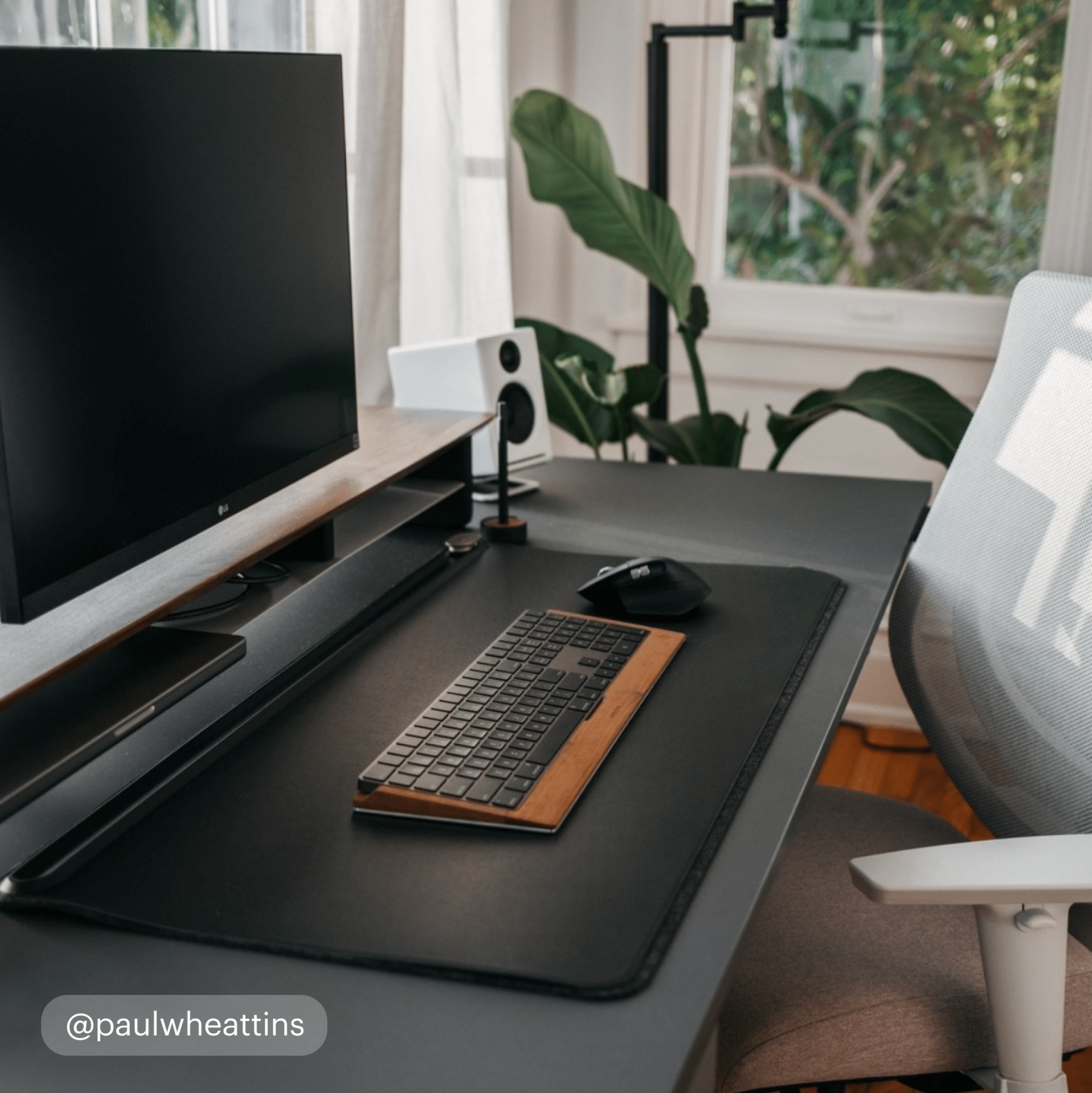 Shift Standing Desk - Graphite Grey/White - Gris Graphite/Blanc - Graphite Grey/Black - Gris Graphite/Noir