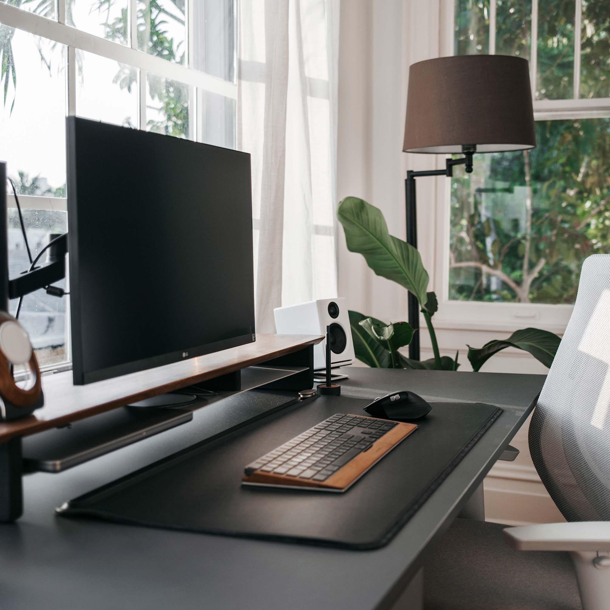 Shift Standing Desk - Deep Black/Black - Noir Profond/Noir - Deep Black/White - Noir Profond/Blanc