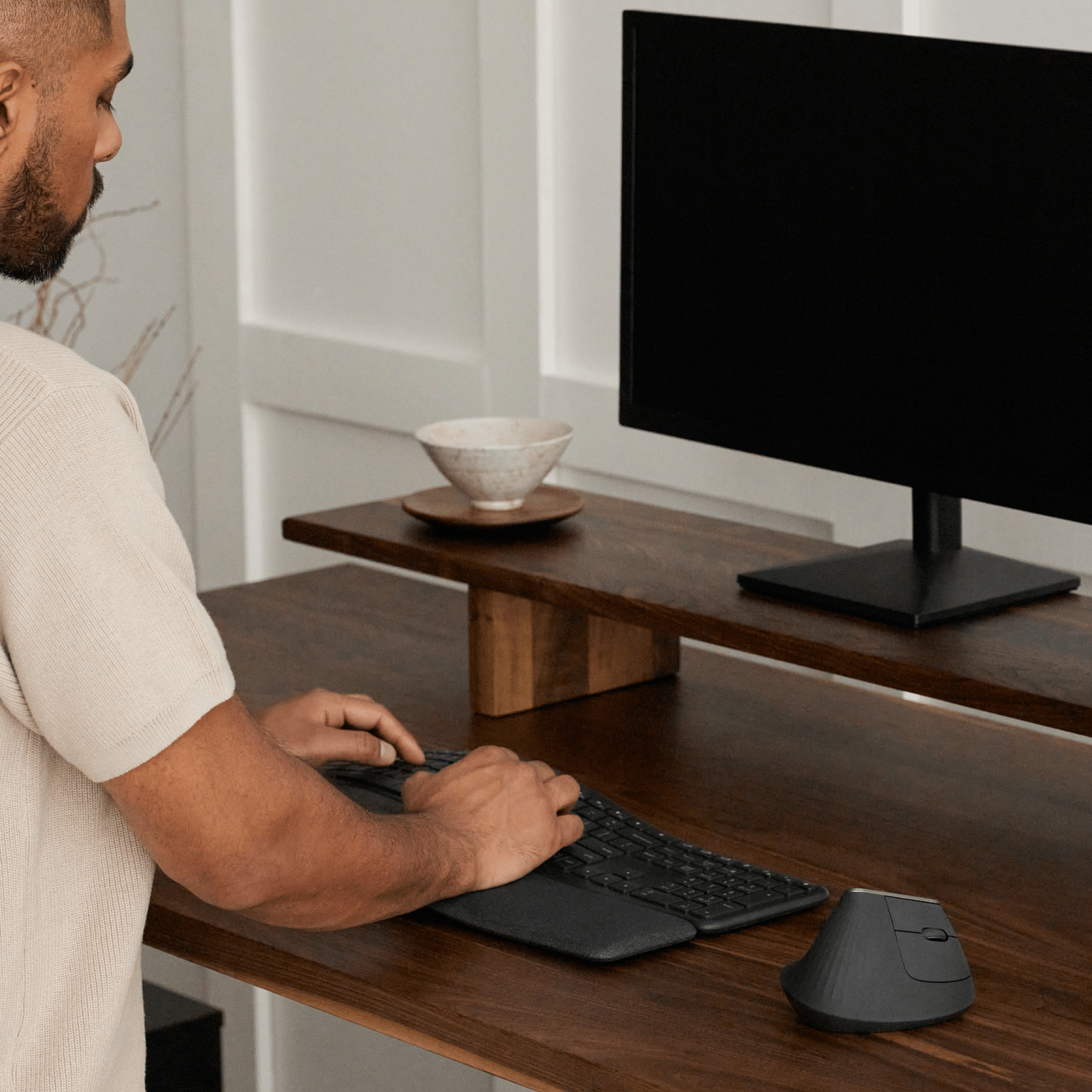 Sway Standing Desk - Walnut/White - Noyer/Blanc - Walnut/Black - Noyer/Noir