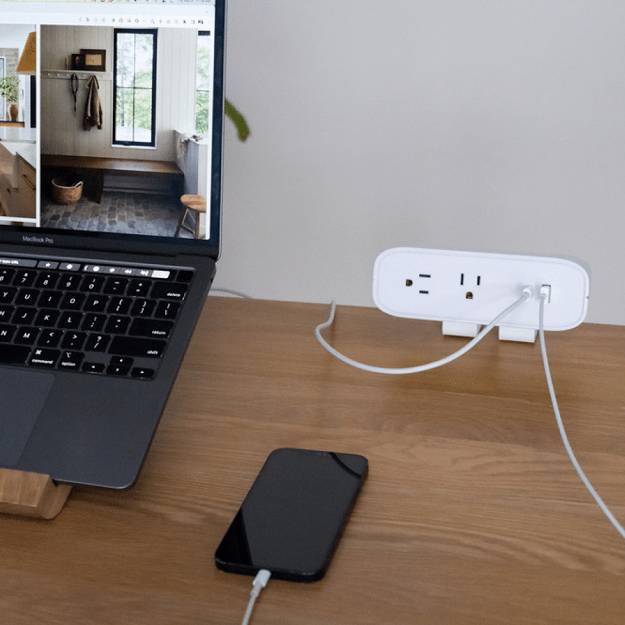 On Desk USB-C Power Strip - White-On Desk - Blanche-Sur bureau