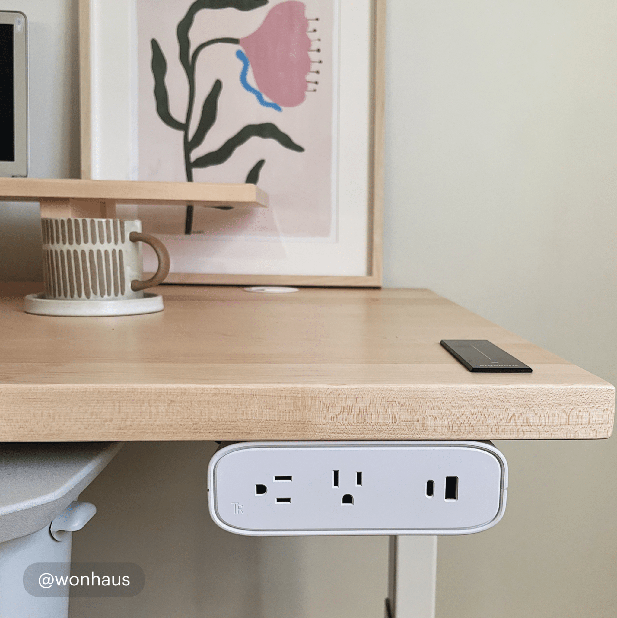 Under Desk USB-C Power Strip - White-Under Desk - Blanche-Sous bureau - first-image