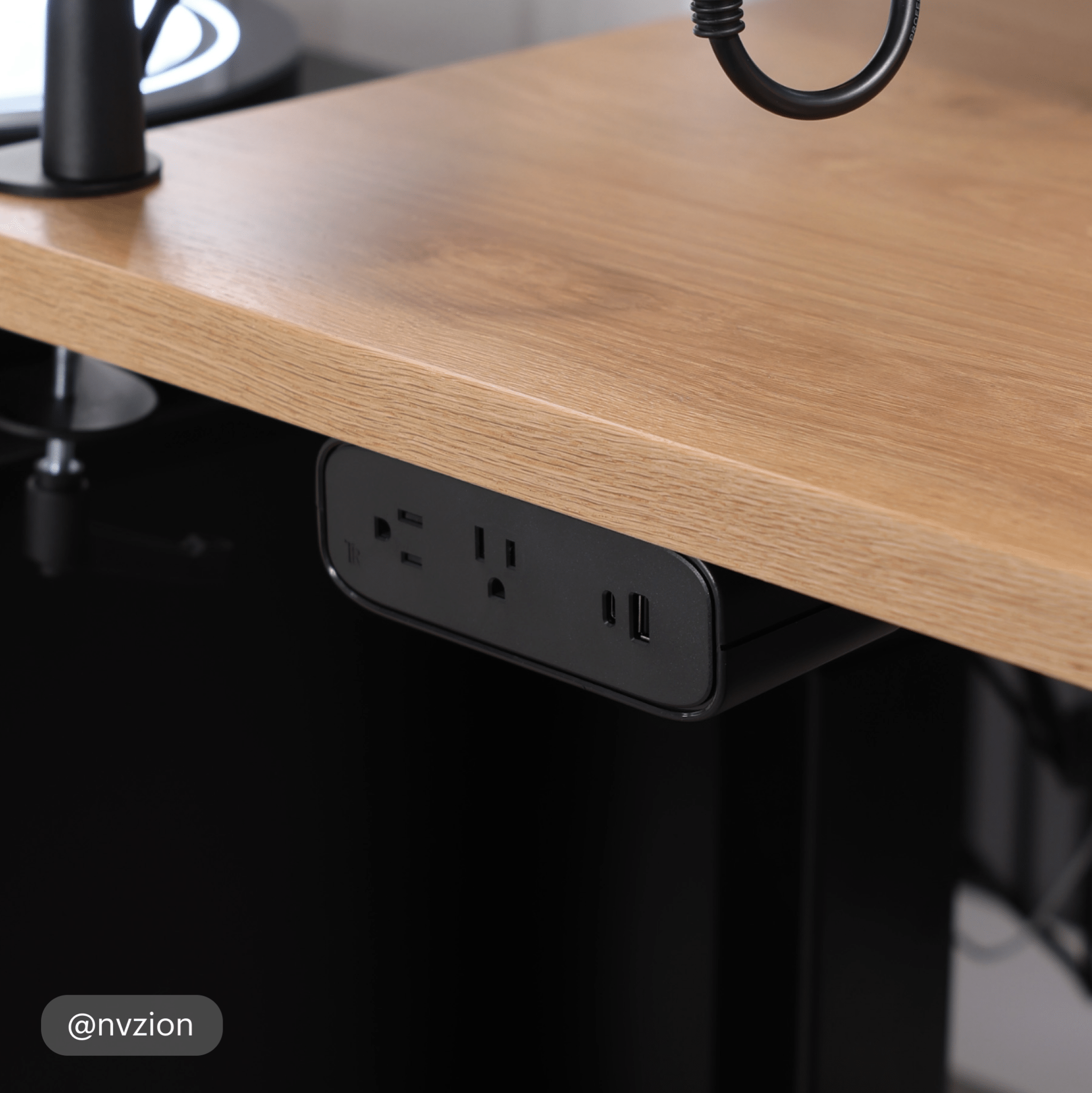 Under Desk USB-C Power Strip - Black-Under Desk - Noire-Sous bureau - first-image