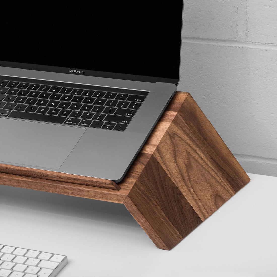 Laptop stand